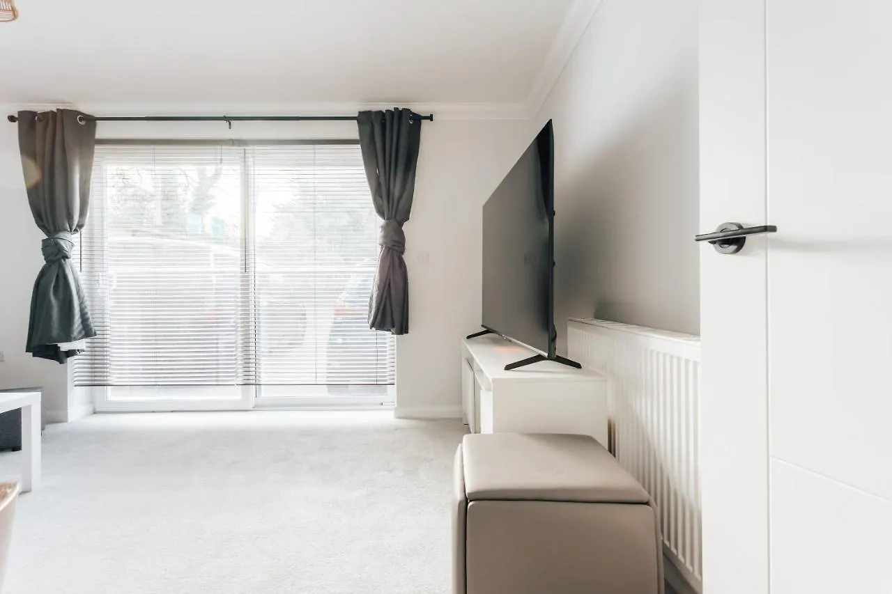 Premier Refurbished Central Flat 본머스