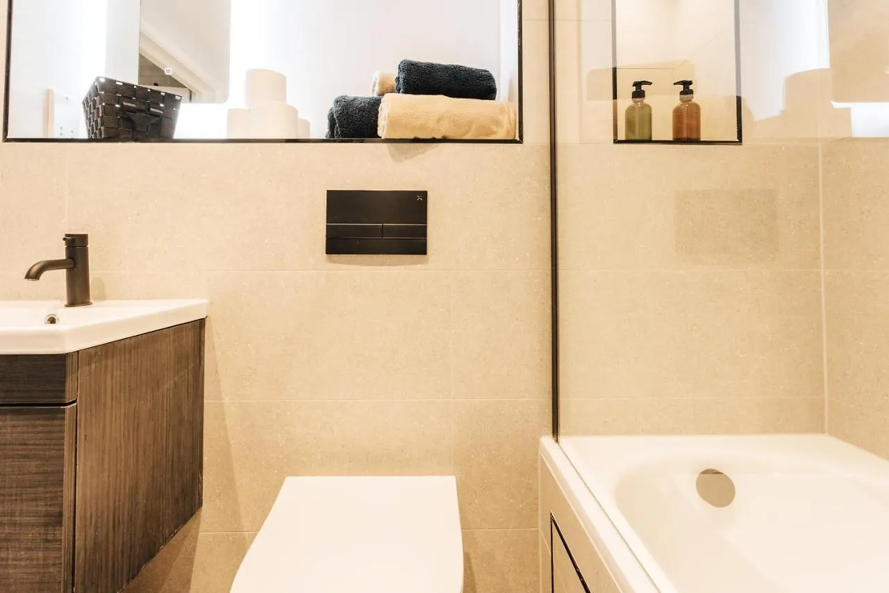 아파트 Premier Refurbished Central Flat 본머스